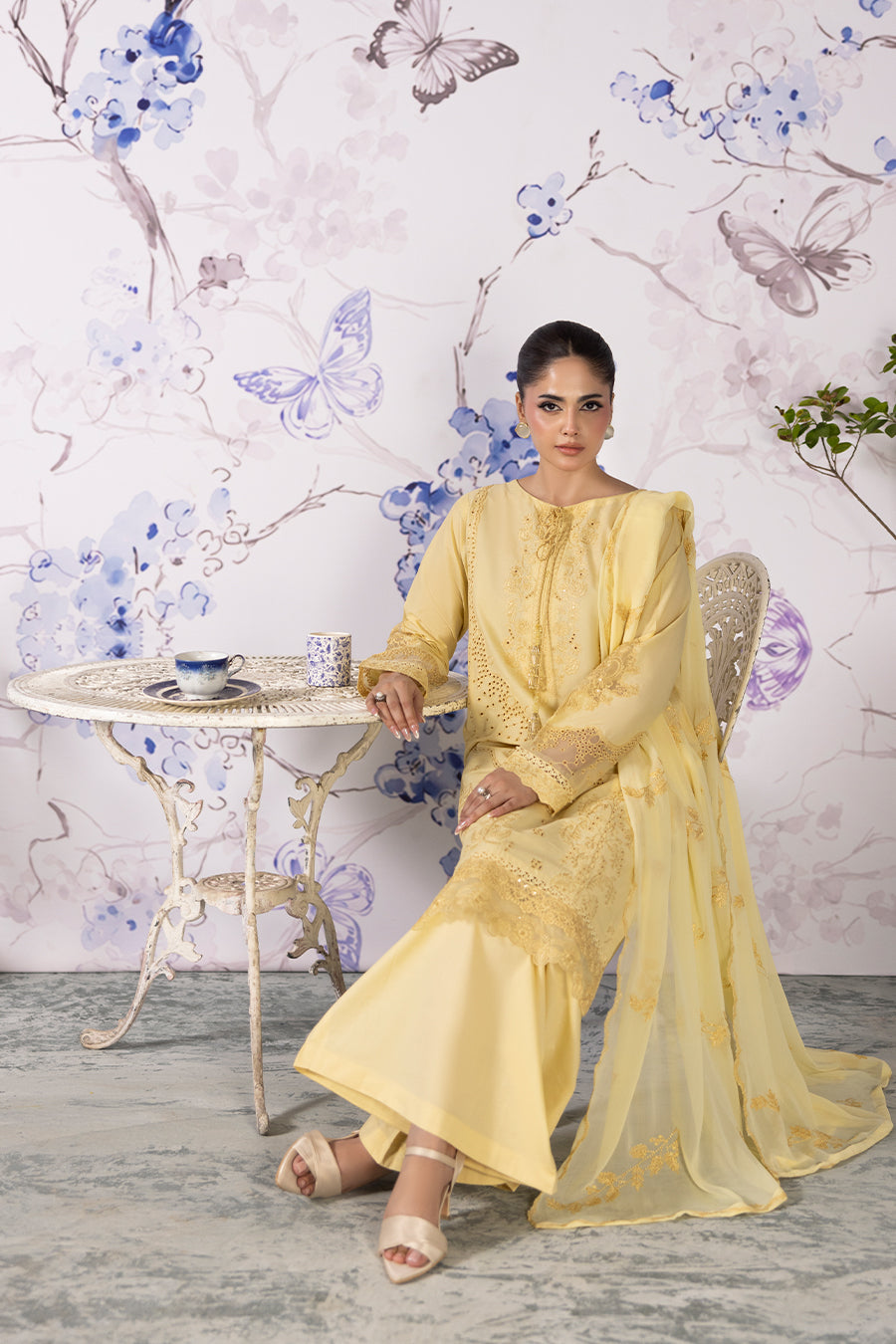 Amber- Luxury Pret (3PC)